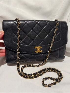 CHANEL Diana Back Pocket Black Quilted Lambskin Shoulder Gold CC Turn lock Bag